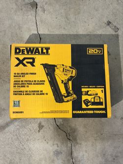 DEWALT 20V MAX XR Lithium-Ion Cordless 2-1/2 in 15-Gauge Finish Nailer