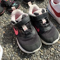 Black Nike Little Girl Shoe Size 7C 