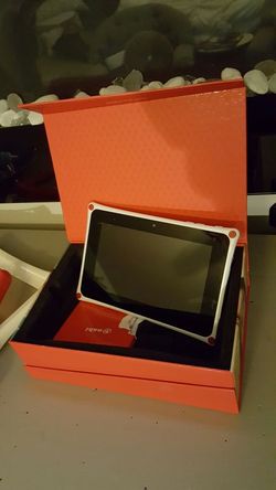 Nabi tablet with 2 protective cases x2