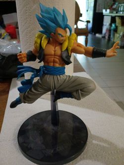 DBZ statue