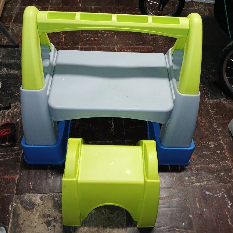 Child Desk And Chair