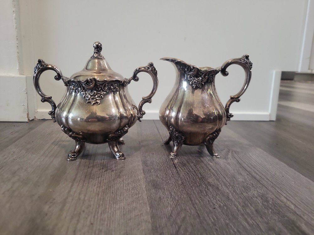 Vintage Wallace Silver Plated Sugar And Creamer Set