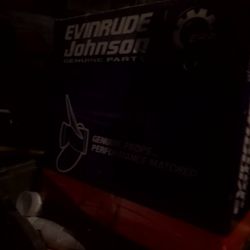 Boat prop..Poppeller.Jonson Or https://offerup.com/redirect/?o=RXZlbnJ1ZGUuTmV3 ..60.If Someone Comes To Me To Pick It Up..