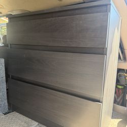 Dresser Good Conditions 