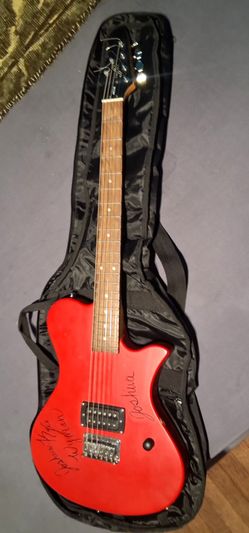 BEAUTIFUL FIRST ACT ME538 6-STRING ELECTRIC GUITAR