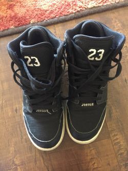 Boys Black Jordan’s