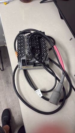 CLUB CART CHARGER