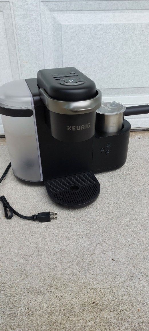 Keurig K-Cafe K83 Single Serve Coffee Maker (Coffee Machine) 120V 60 Hz 1470 Watts