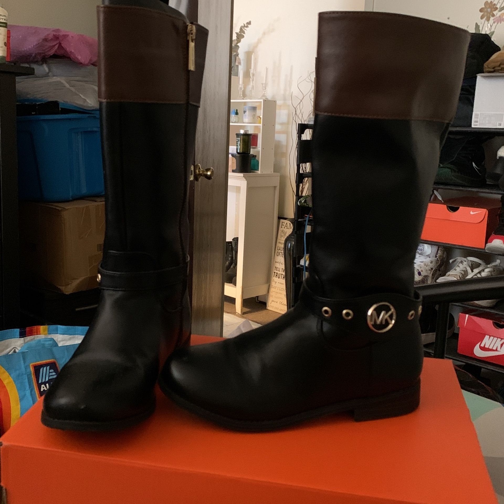 Michal Kors Girls Flat Boots