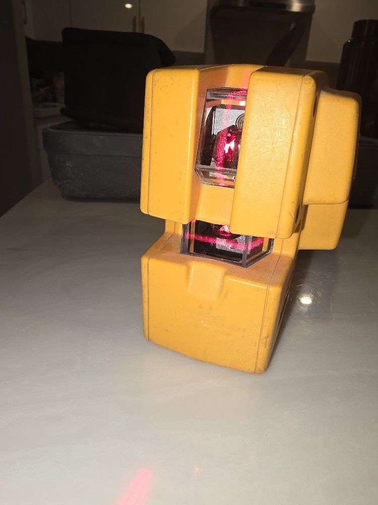 PLS4 Pasicic LASER SYSTEMS (RED CROSS/DOT LASER)