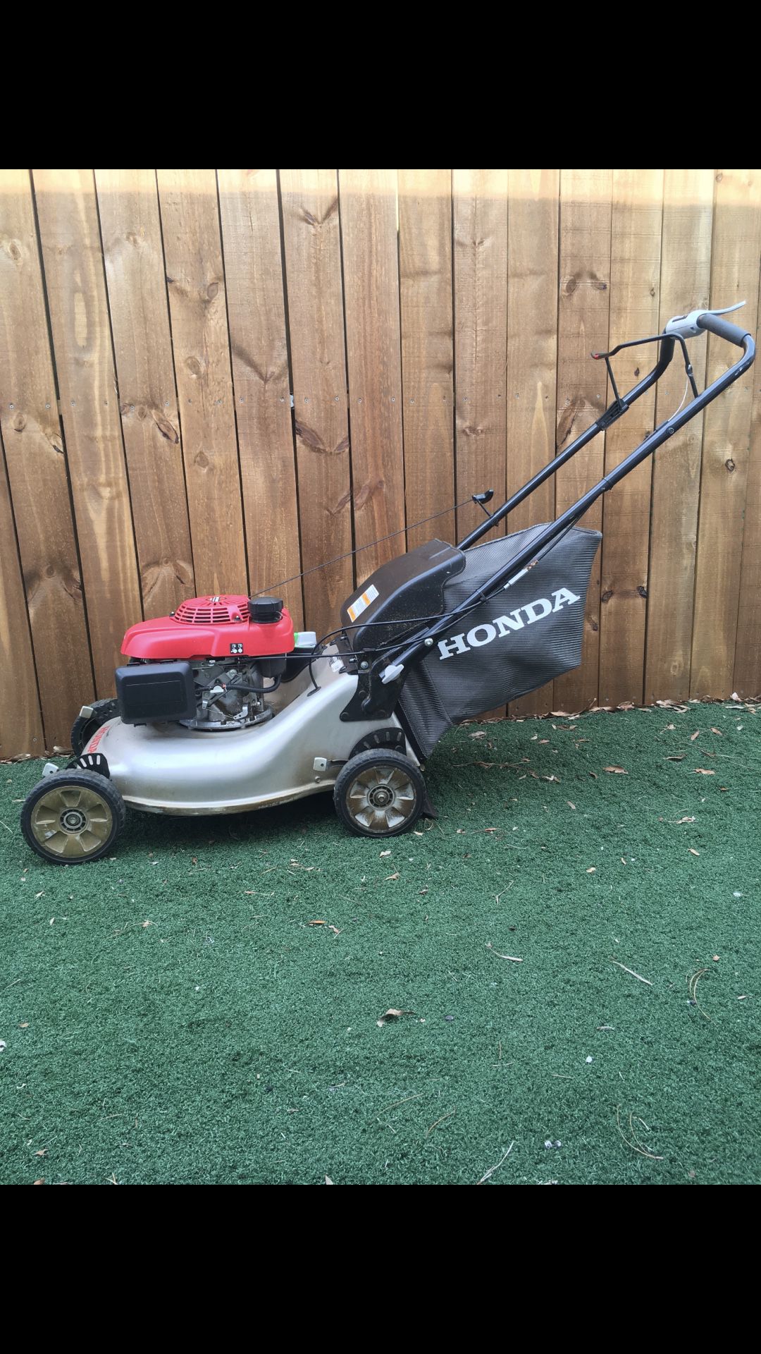 6Hp Honda Self propelled mower with bag 21” blade