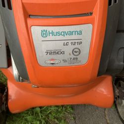 Husqvarva Lawn Mower - Briggs & Stratton Engine