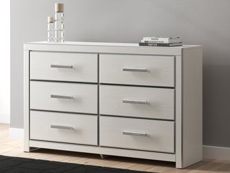 Zuraleus White Six Drawer Dresser
