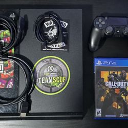 Playstation 4 With Controller And Game 