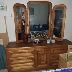 Dresser With Mirror 