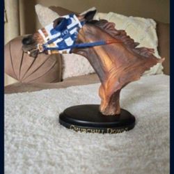 Kentucky Derby Triple Crown Secretariat Race Horse Bust/Statue. CHECK OUT MY PAGE FOR MORE DEALS "