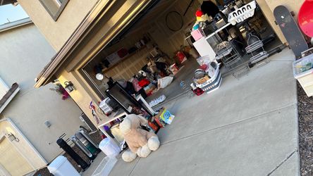 Big comunity garage sale