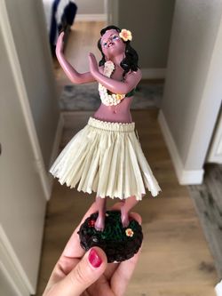 Hawaiian Hula Girl Dashboard Figurine