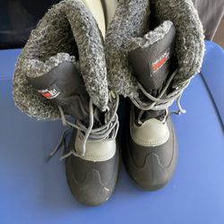 Womens Size 10 Snow Boots 