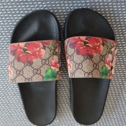 Gucci Floral Sandals Size 10.5 $100 Pickup In Oakdale 