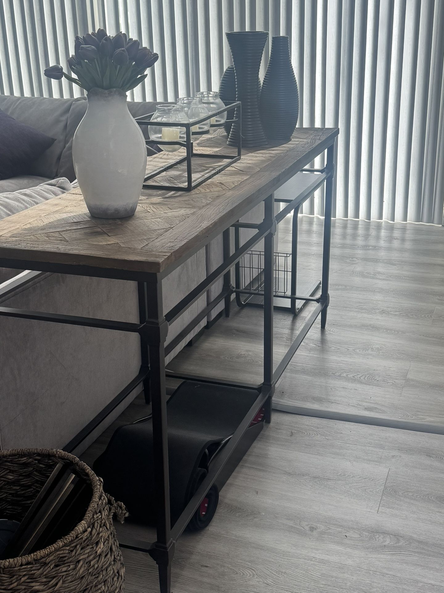Console Rear Couch Table