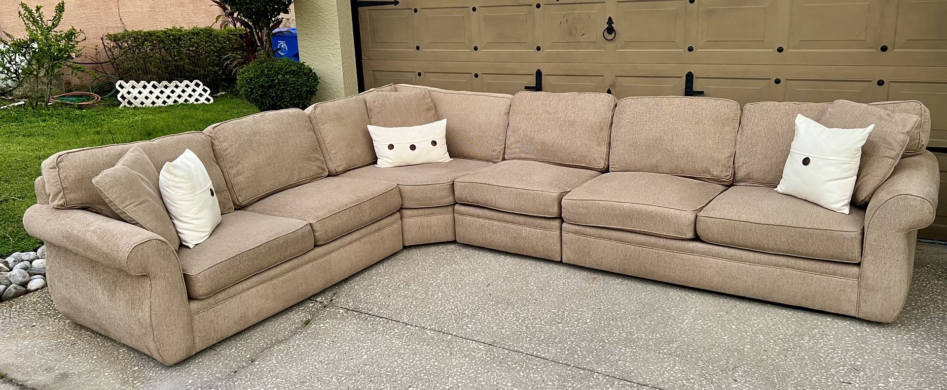 ✨ Large Sectional Sofa ✨