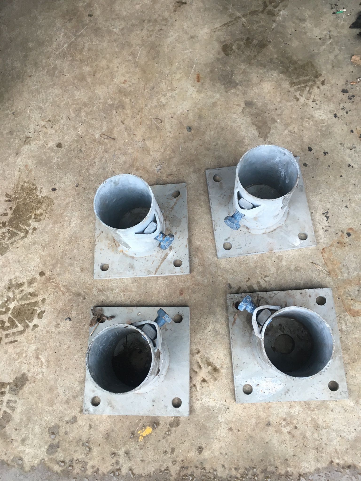 Camper Jack stabilizing bases stop the sinking In Dirt Gravel