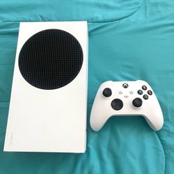 Xbox Series S in excellent condition