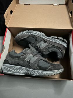New Balance 2002R size 9