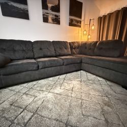 Sectional Couch w/ Queen Memory Foam Pullout Mattress