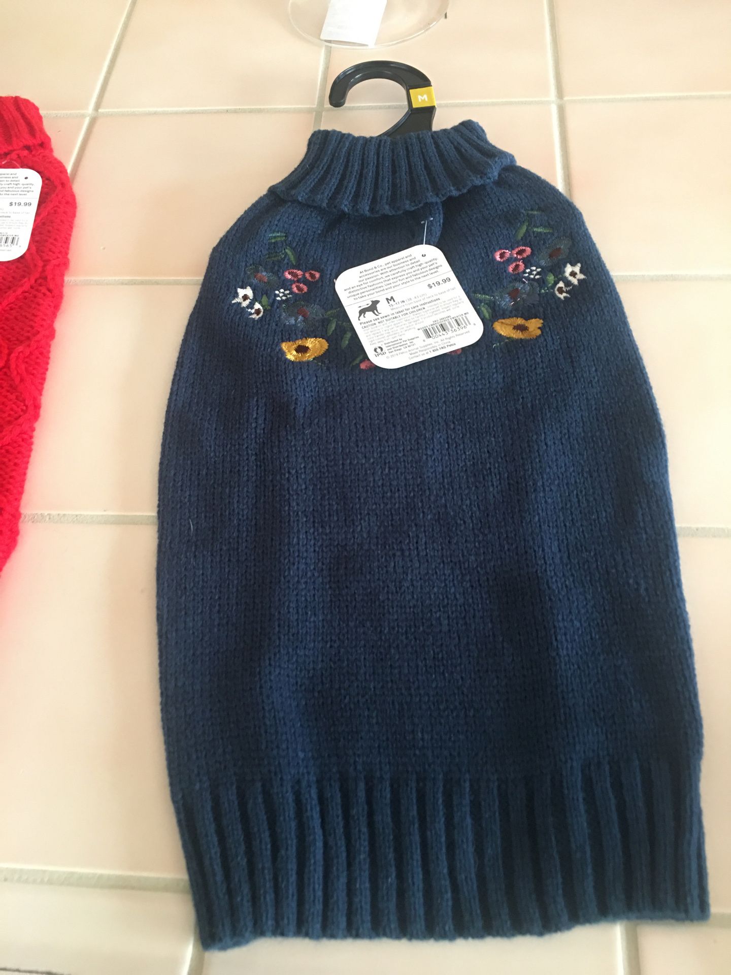 BRAND NEW DOG SWEATER SIZE MEDIUM