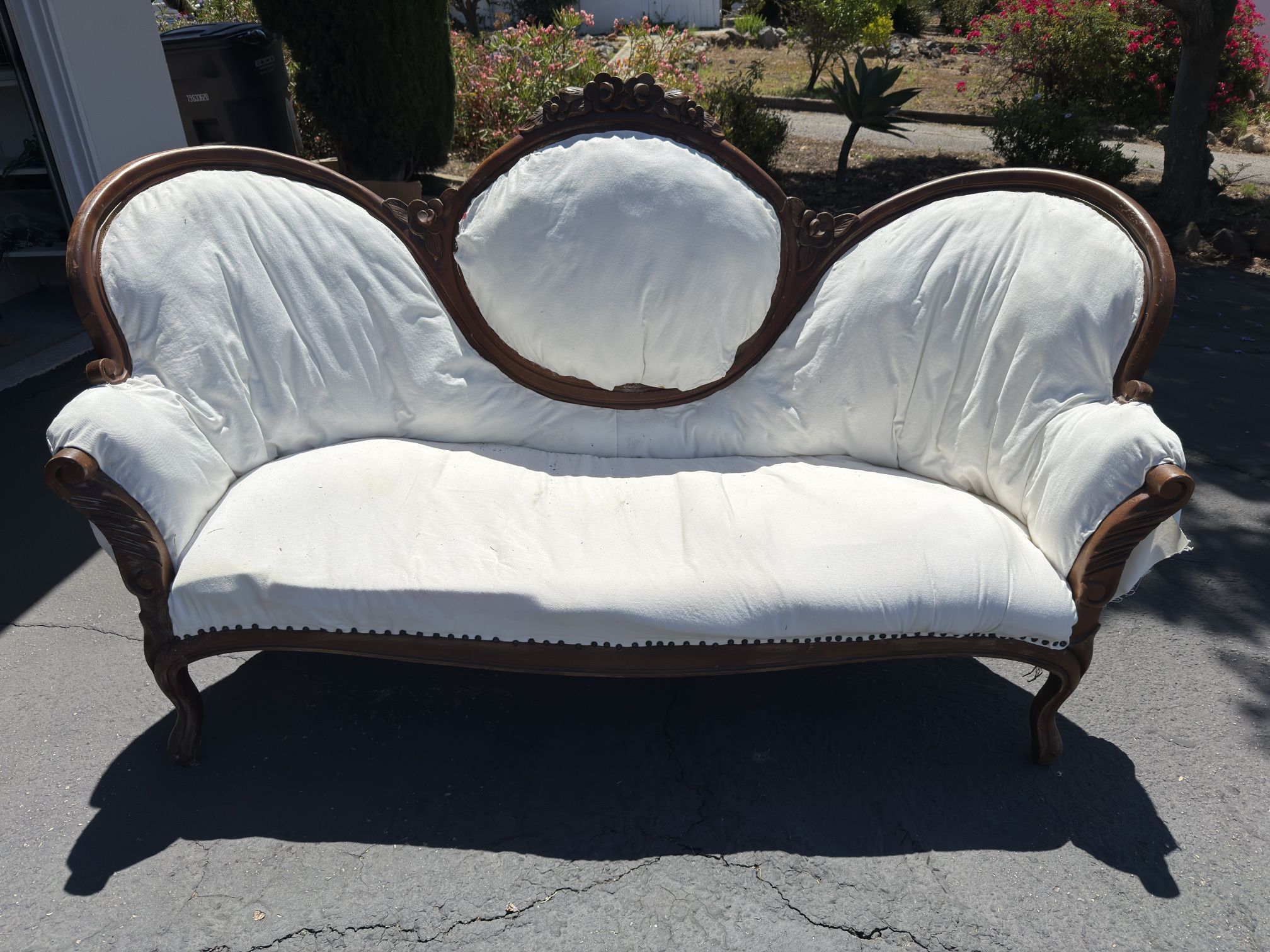 FREE Victorian Sofa