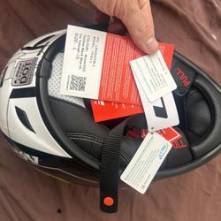 Arrow EVO Helmet large