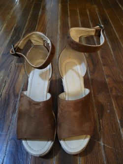 Sandals 8.5