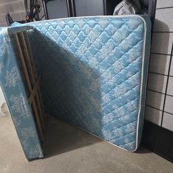 Queen mattress and box spring