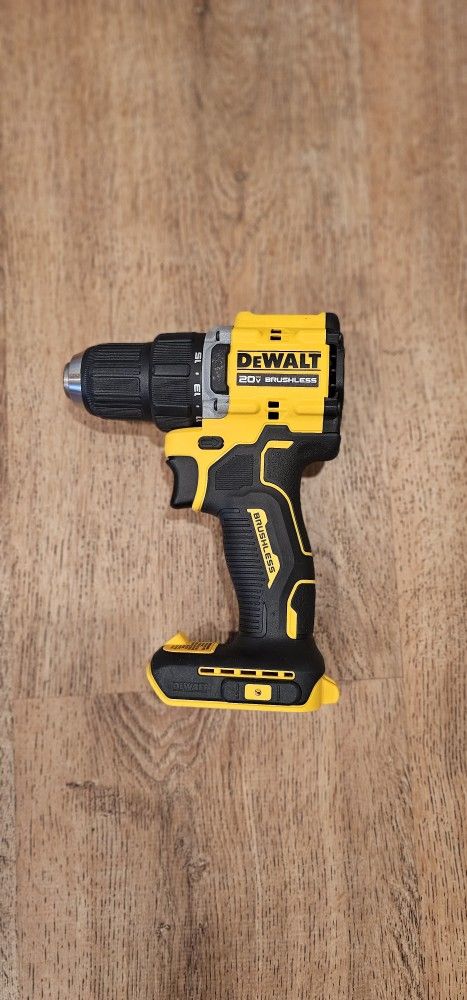 New Dewalt ATOMIC 20V MAX Brushless 1/2 in. Drill/Driver (DCD794B)