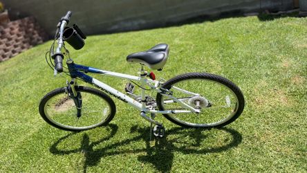 Cannondale Comfort 4 Bicycle 26” wheel