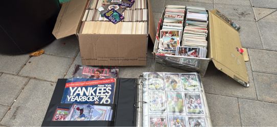 Large sports card lot