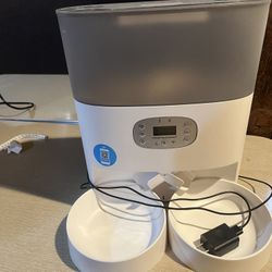 Automatic Cat/Dog Feeder