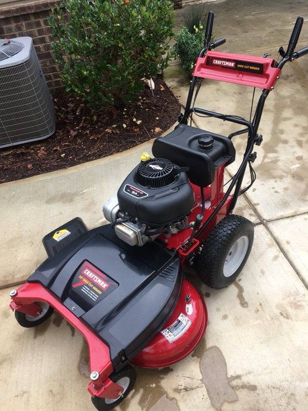 Craftsman 33” 10.2 HP 5gear Walk Behind Mower for Sale in Acworth, GA