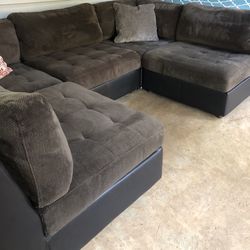 Modular Couch (can Deliver)