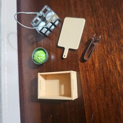 Miniature Dollhouse Kitchen Items 