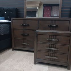 *Weekend Special*---Carolina Attractive Platform Storage King Bedroom Sets---Limited Inventory!!!---Delivery And Financing Available👏