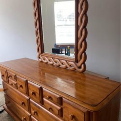 Dresser With Mirror