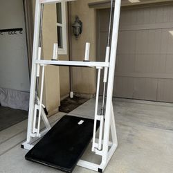 Vertical Leg Press. 