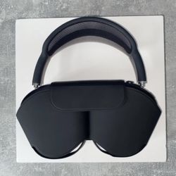 Brand New AirPod Maxes midnight Black 