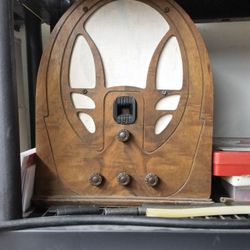 Philco Antque 1935 Model 66 Cathedral Radio