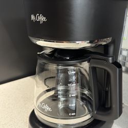 https://offerup.com/redirect/?o=TXIuQ29mZmVl Coffee Maker. Moving Sale!!!