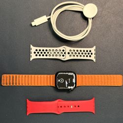 Apple Watch Series 10 GPS Bundle (2025) – 42mm Jet Black Aluminum | Near New