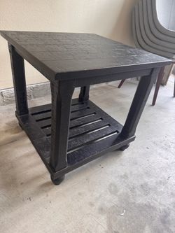 SALEE SALEE LOVESEAT CHAIRS END TABLE